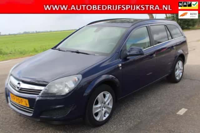 Opel Astra (2011) thumbnail 1