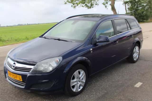 Opel Astra (2011) thumbnail 5