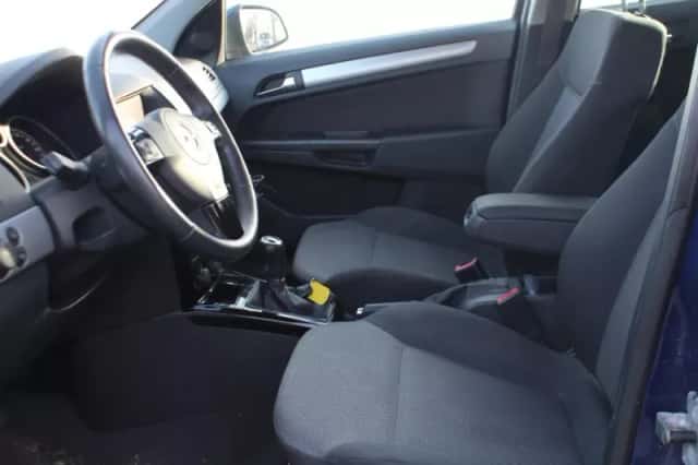 Opel Astra (2011) thumbnail 6