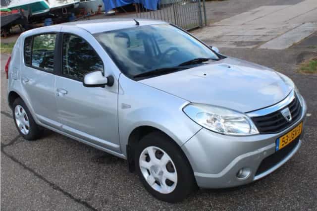 Dacia Sandero (2009) thumbnail 2