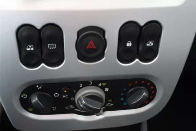 Dacia Sandero (2009) thumbnail 6