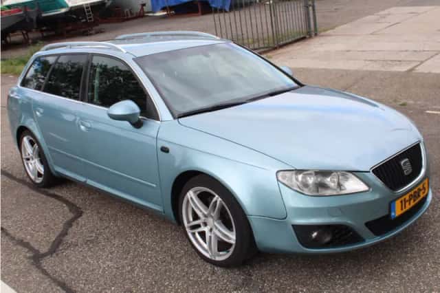SEAT Exeo (2011) thumbnail 2