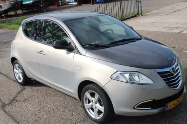 Lancia Ypsilon (2013) thumbnail 3