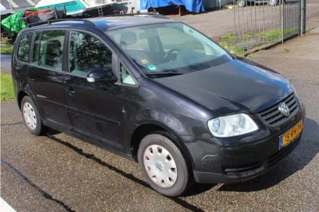 Volkswagen Touran (2005) thumbnail 2
