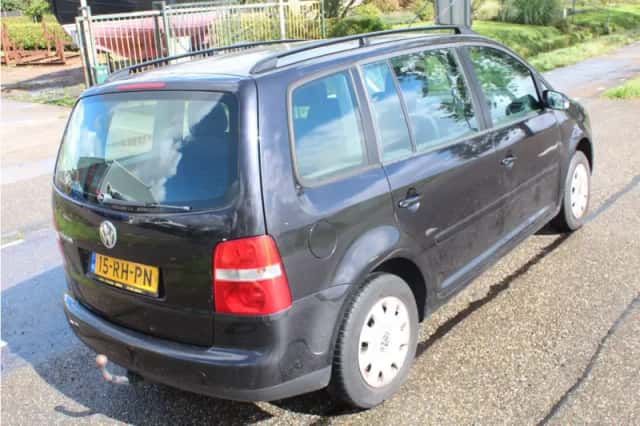 Volkswagen Touran (2005) thumbnail 3