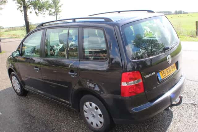 Volkswagen Touran (2005) thumbnail 4