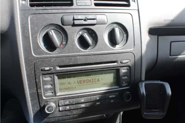 Volkswagen Touran (2005) thumbnail 6