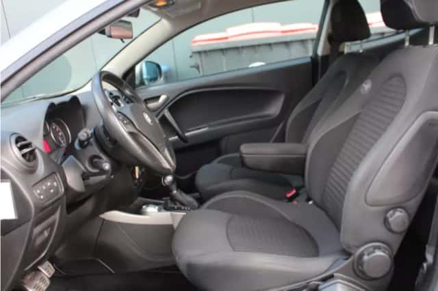 Alfa Romeo MiTo (2012) thumbnail 6