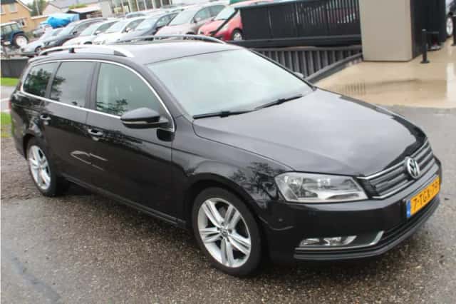 Volkswagen Passat (2014) thumbnail 2