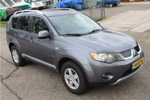 Mitsubishi Outlander (2007) thumbnail 2