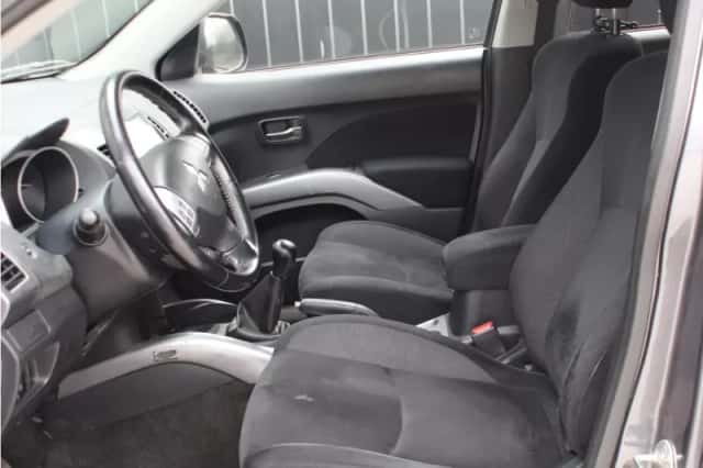 Mitsubishi Outlander (2007) thumbnail 5