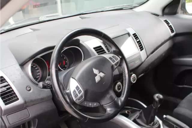Mitsubishi Outlander (2007) thumbnail 6