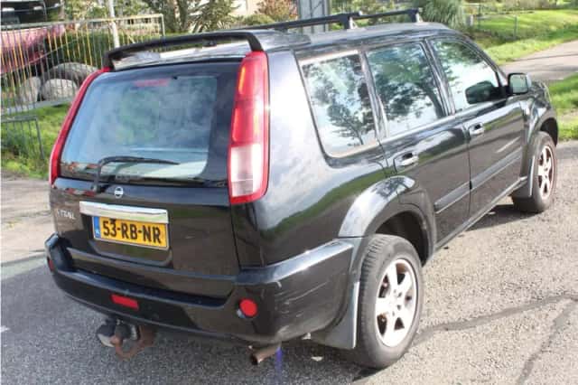 Nissan X-Trail (2005) thumbnail 3