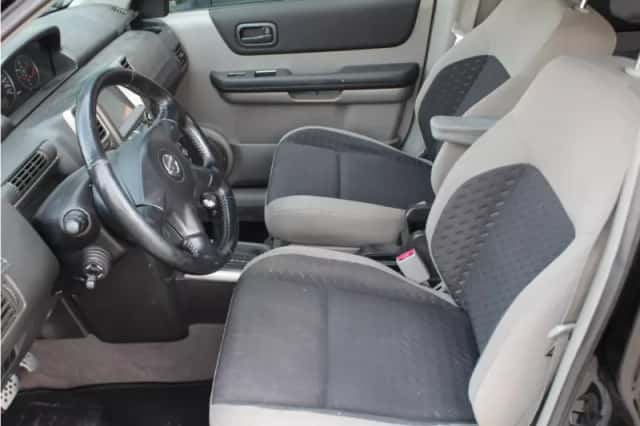 Nissan X-Trail (2005) thumbnail 5