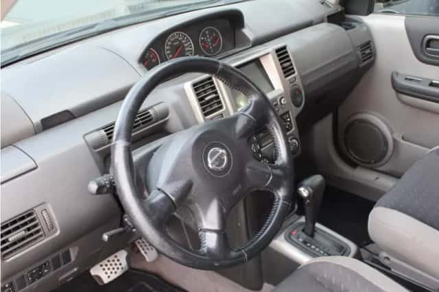 Nissan X-Trail (2005) thumbnail 6