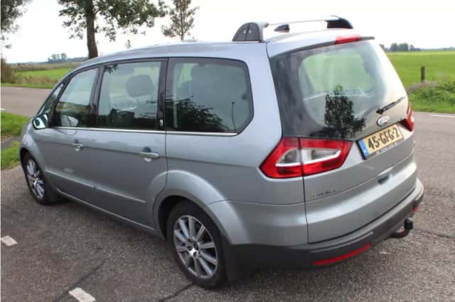 Ford Galaxy (2008) thumbnail 3