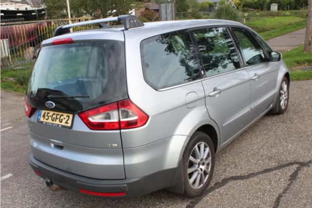Ford Galaxy (2008) thumbnail 4