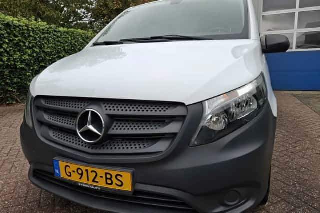 Mercedes-Benz Vito (2019) thumbnail 2
