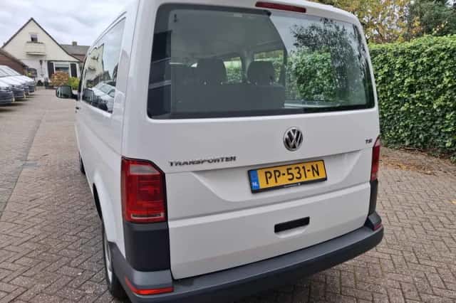 Volkswagen Transporter (2017) thumbnail 5