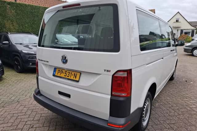 Volkswagen Transporter (2017) thumbnail 6
