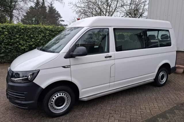 Volkswagen Transporter (2017) thumbnail 3