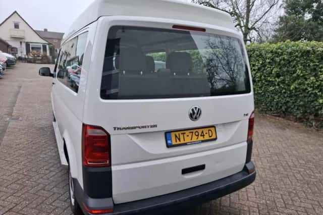 Volkswagen Transporter (2017) thumbnail 5