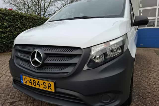 Mercedes-Benz Vito (2019) thumbnail 2