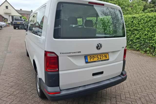 Volkswagen Transporter (2017) thumbnail 5