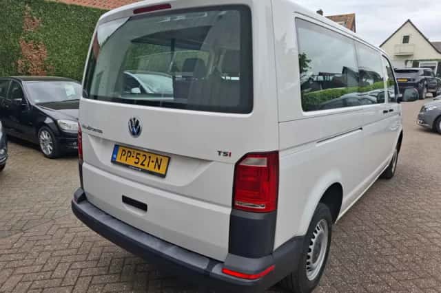 Volkswagen Transporter (2017) thumbnail 6