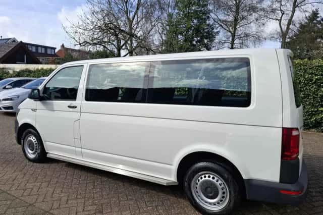 Volkswagen Transporter (2018) thumbnail 5