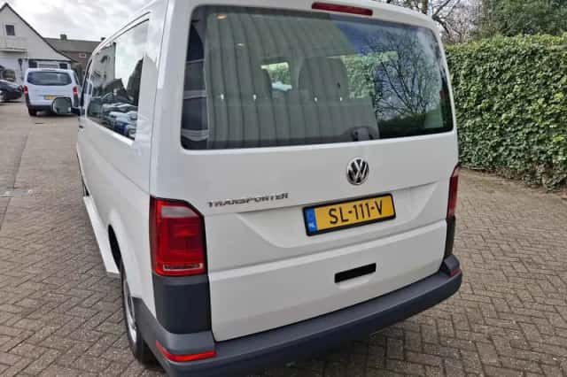 Volkswagen Transporter (2018) thumbnail 6
