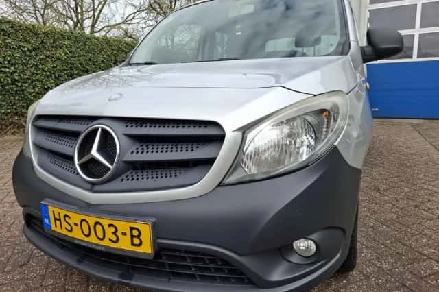 Mercedes-Benz Citan (2015) thumbnail 2