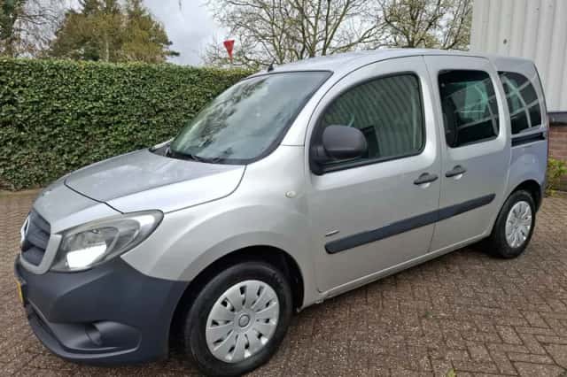 Mercedes-Benz Citan (2015) thumbnail 3