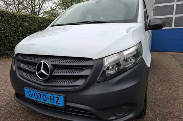 Mercedes-Benz Vito (2019) thumbnail 2