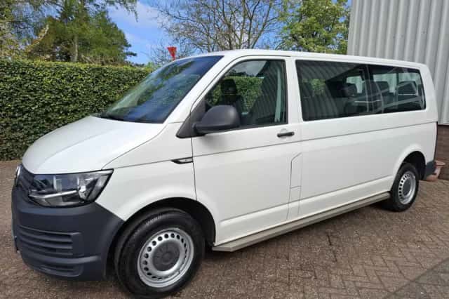 Volkswagen Transporter (2018) thumbnail 3
