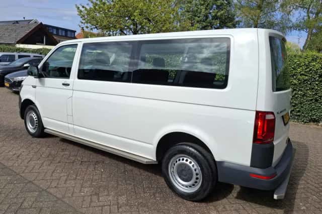 Volkswagen Transporter (2018) thumbnail 4