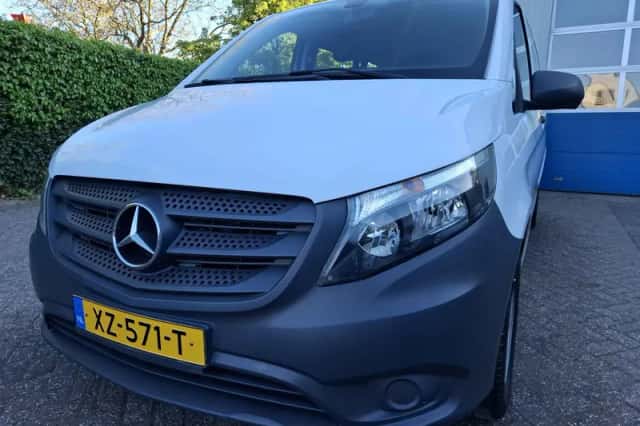 Mercedes-Benz Vito (2019) thumbnail 2