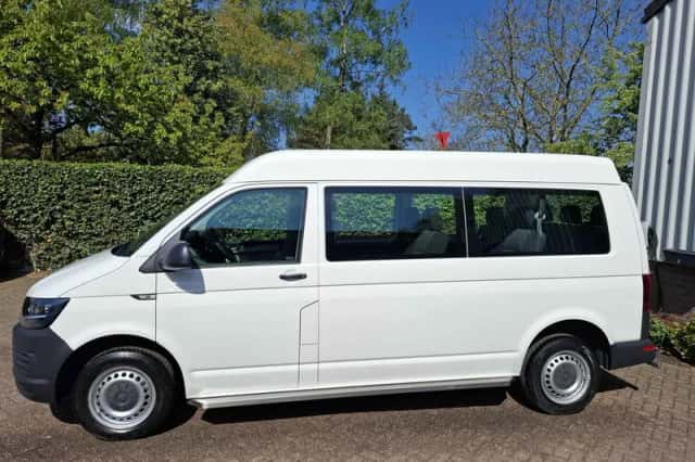 Volkswagen Transporter (2017) thumbnail 2