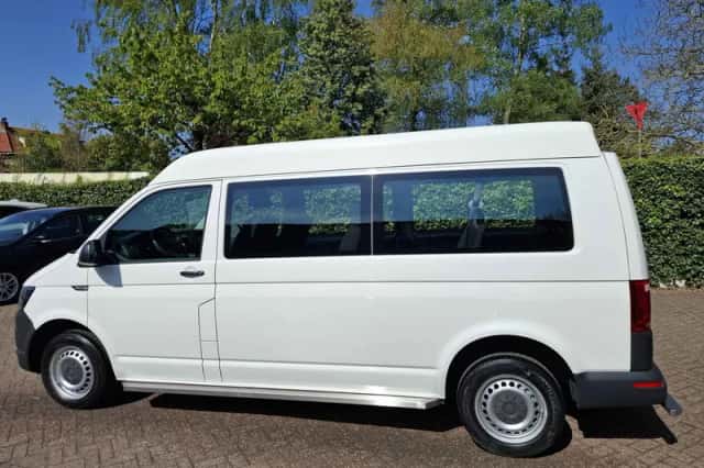 Volkswagen Transporter (2017) thumbnail 3