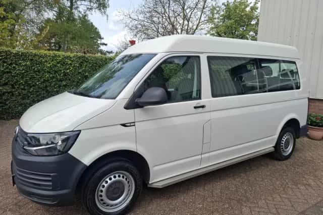 Volkswagen Transporter (2017) thumbnail 3