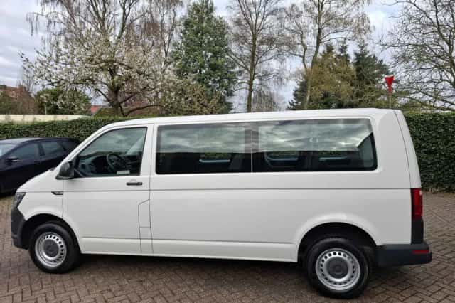 Volkswagen Transporter (2017) thumbnail 4