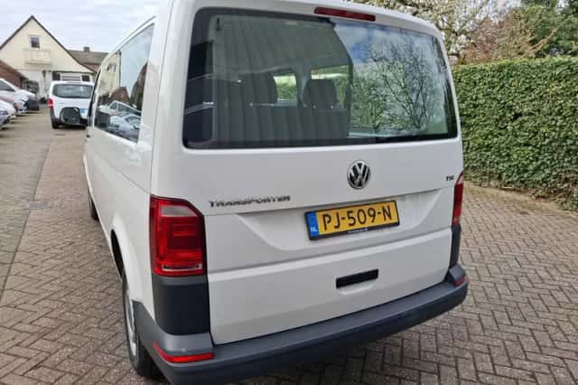 Volkswagen Transporter (2017) thumbnail 6