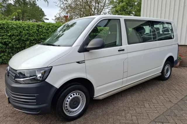 Volkswagen Transporter (2018) thumbnail 3