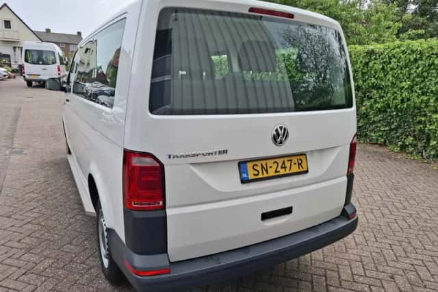 Volkswagen Transporter (2018) thumbnail 6