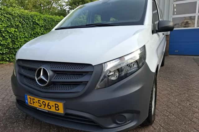 Mercedes-Benz Vito (2019) thumbnail 2
