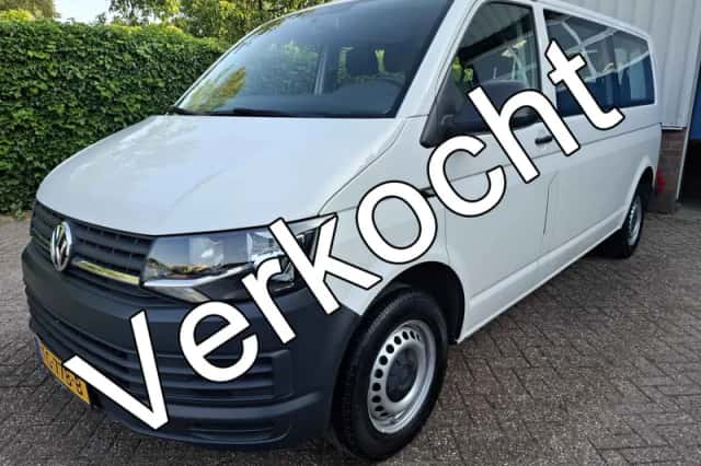 Volkswagen Transporter (2018) thumbnail 1