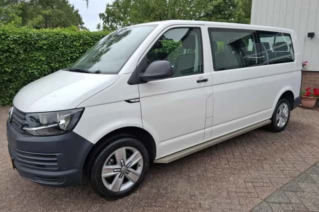 Volkswagen Transporter (2018) thumbnail 3