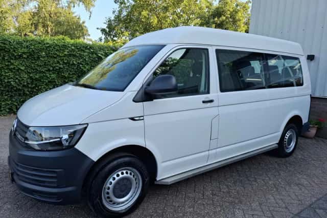 Volkswagen Transporter (2017) thumbnail 3