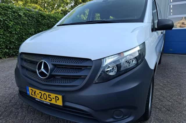 Mercedes-Benz Vito (2019) thumbnail 2