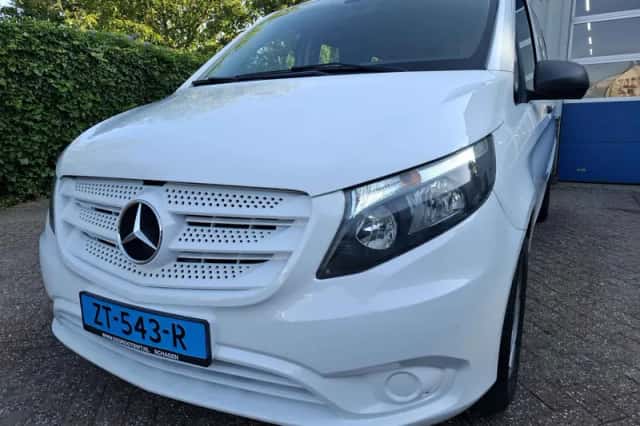 Mercedes-Benz Vito (2019) thumbnail 2